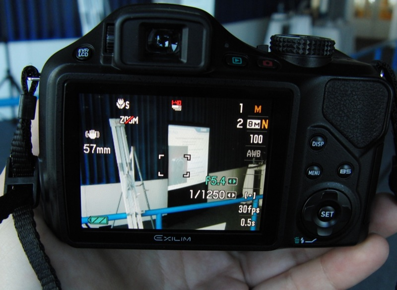 Illustration for article titled Hands On Casio's EX-FH20, the "Budget" Super-Slow-Mo Cam